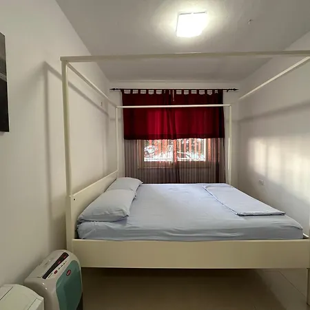 Alcazar Luxury * Golem (Tirana)