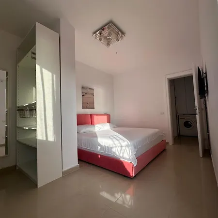 Alcazar Luxury * Golem (Tirana)